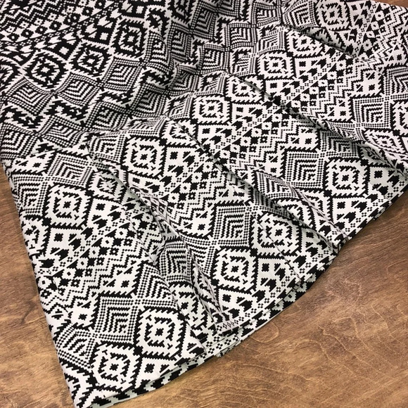 Jessica Simpson size 4 black & white boho dress - Picture 4 of 6